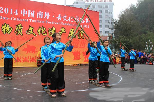 广西南丹文化旅游节优耐快装舞台